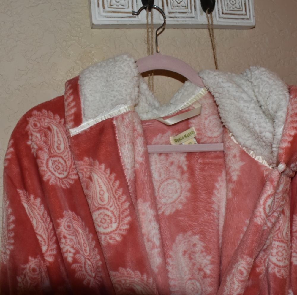 Soft and cozy world market robe with paisley print